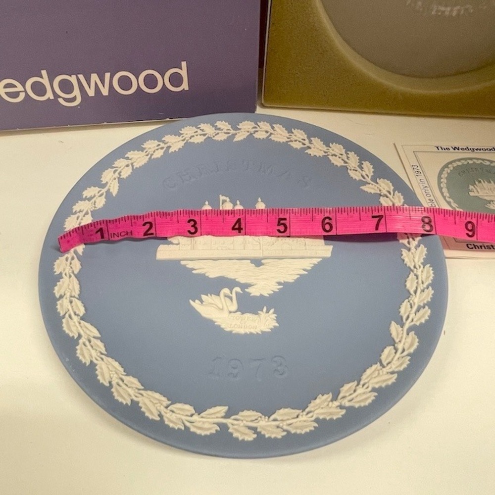 Wedgwood Jasperware 1973 Christmas Plate Tower of London Blue White‎ with Box - Picture 6 of 6